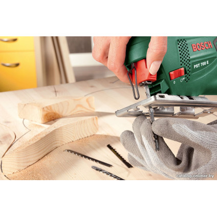 Электролобзик Bosch PST 700 E (06033A0020)