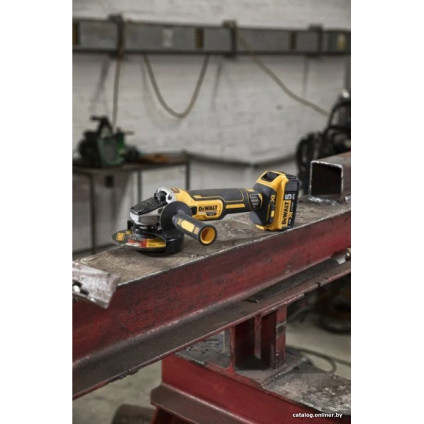 Угловая шлифмашина DeWalt DCG405P3 (с 3-мя АКБ, кейс)