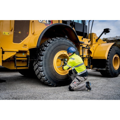 Гайковерт Metabo SSW 18 LTX 1750 BL 602402660 (с 2-мя АКБ, кейс)