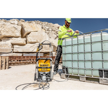 Мойка высокого давления DeWalt DCMPW1600N (без АКБ)