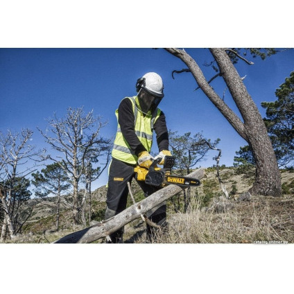 Аккумуляторная пила DeWalt DCM565N-XJ (без АКБ)