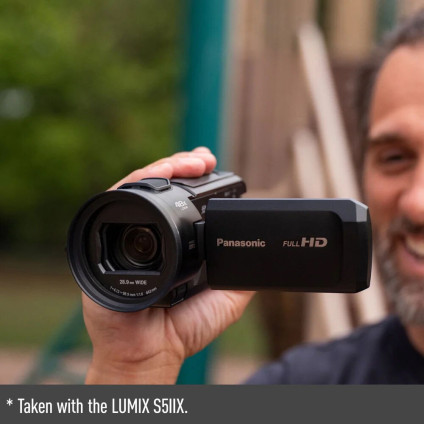 Видеокамера Panasonic HC-V900