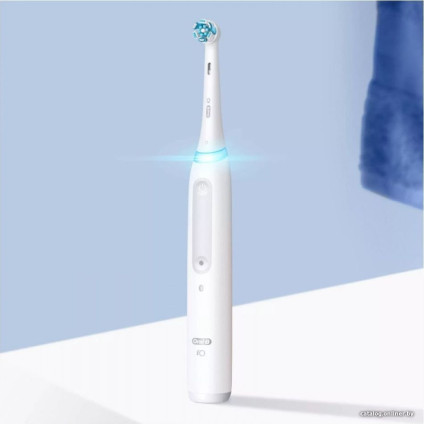 Электрическая зубная щетка Oral-B iO Series 4 IOG4.1A6.1DK (белый)