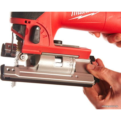 Электролобзик Milwaukee JS 120 X [4933381680]