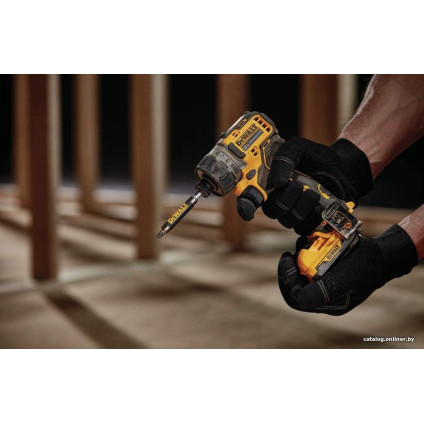 Винтоверт DeWalt DCF601D2-QW (с 2-мя АКБ, кейс)