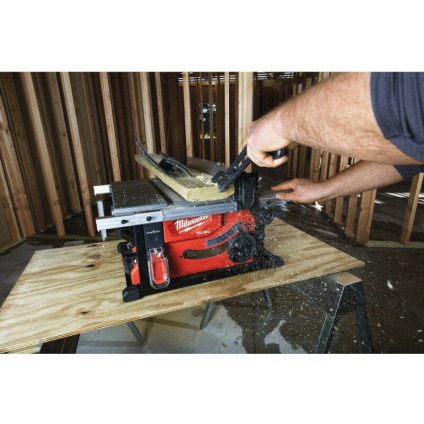 Распиловочный (циркулярный) станок Milwaukee M18 FUEL M18FTS210-0 4933464722 (без АКБ)